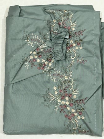 شرشف مرد مطرز بربطه من الجنب الطول من الكتف 155cm اللون اخضر