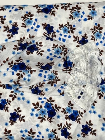 شرشف كلوش كبير. الطول من الأمام 170 cm من الخلف 190 cm  الخامه قطن بارد اللون   سكري