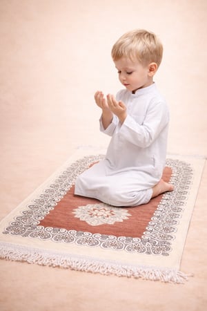 سجادة اطفال صلاة الطول 90 cm العرض 50 cm اللون لحمي