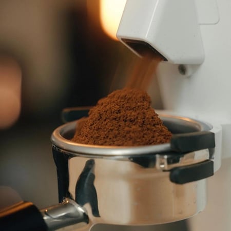 طاحونة فييلاي الكهربائية DF64 , أبيض (الأصدار الجديد) | Feilai DF64 Gen 2 Red Titanium Burrs Grinder