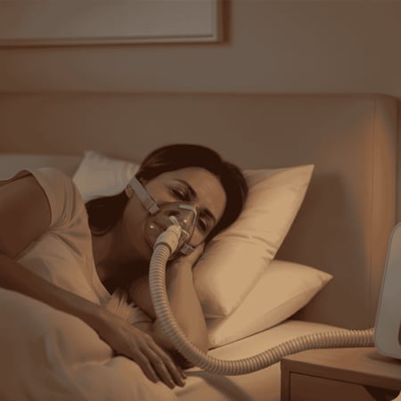 أنبوب جهاز CPAP مرن يربط بين جهاز التنفس والقناع لتوصيل الهواء بسلاسة