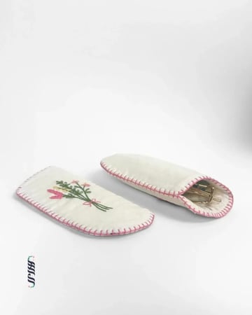 بيت نظارة مطرز يدوياً ( باقة ورد )