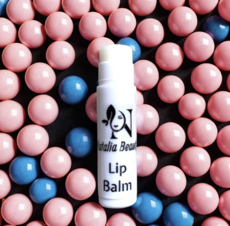 معالج ومغذي وغني بزيوت التفتيح ومرطب شفايف وواقي شمس ☀️