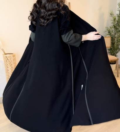 ليـان عنابي