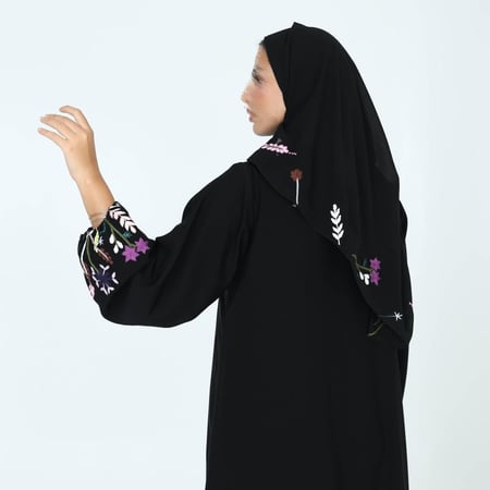 عباية نهى
