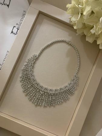 طقم فاخر كبير بتصميم مميز