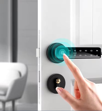 قفل سمارت للأبواب الخشب جوده ومتانه وبطاريه تدوم 360 يوم