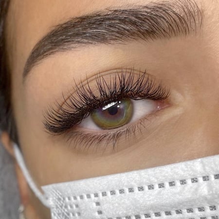 رموش المنك الطبيعي