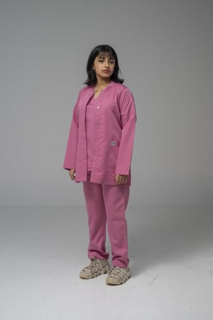 جاكيت طبي لون زهري - الوان النسيج