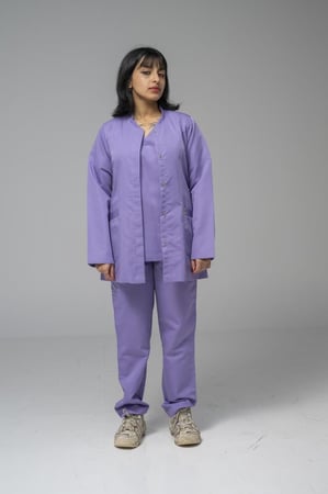 جكت طبي لون موف