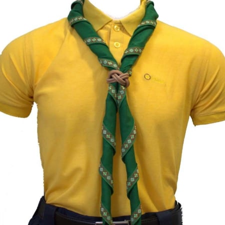 منديل أخضر فاخر بشريطة مطرزة