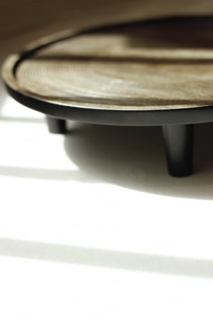 صحن تقديم خشب بأرجل