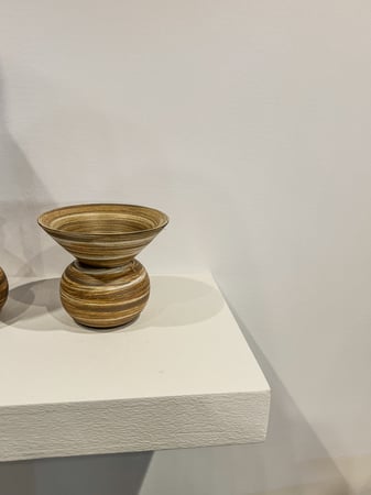 استاند تقديم فخار