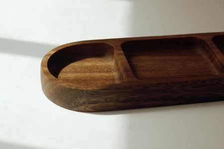 صحن مكسرات خشب