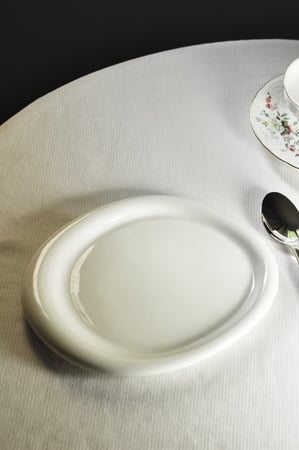 صحن سيراميك فاخر أبيض