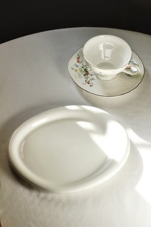 صحن سيراميك فاخر أبيض