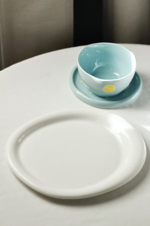 وعاء سيراميك أزرق بحري