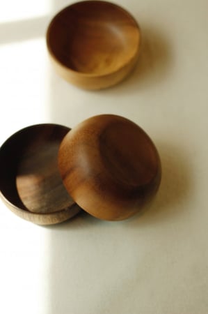 وعاء صوص خشب