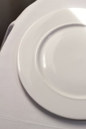 صحن سيراميك أبيض