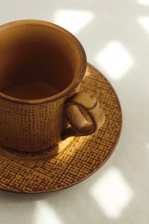 كوب مع صحن سيراميك- بني