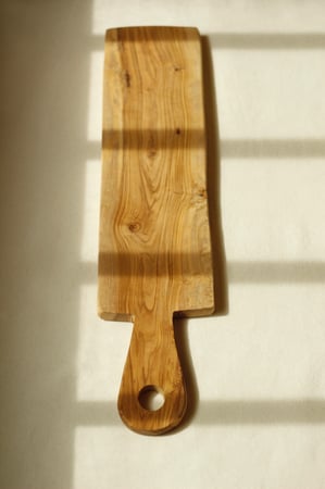 لوح تقديم من شجرة الزيتون