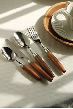 مجموعة ادوات مائده خشب