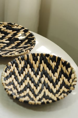 صحن ديكور منسوج