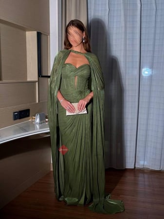 ملابس نسائية