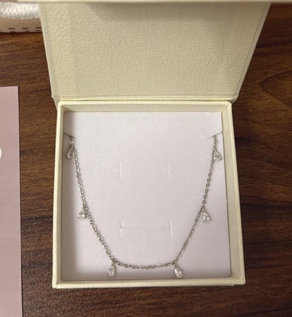 بوكس KARTZ ورد صناعي بنك مع عقد فضه عيار 925