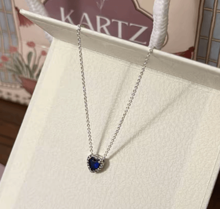بوكس KARTZ ورد صناعي بنك مع عقد فضه عيار 925