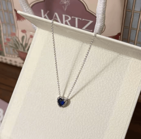 كيس KARTZ ورد صناعي هيدرنجا لون أزرق مع عقد فضه عيار 925