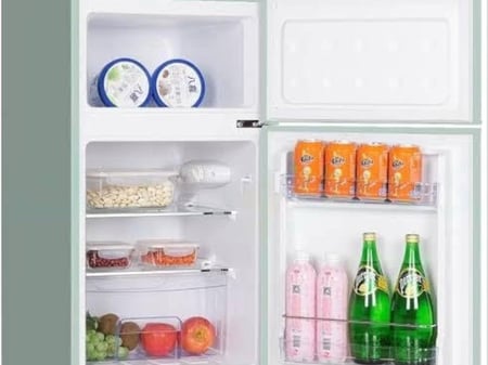 ثلاجة بفريزر كلاسك