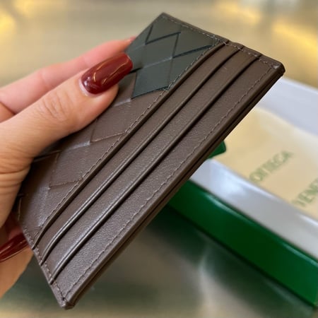 محفظة بطاقات بوتيقا