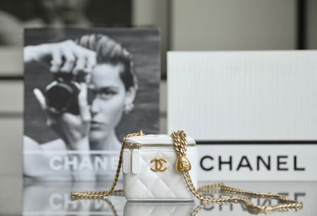 شانيل SMALL VANITY CASE