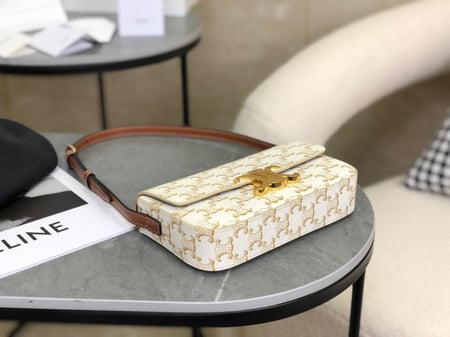 سيلين TRIOMPHE SHOULDER BAG