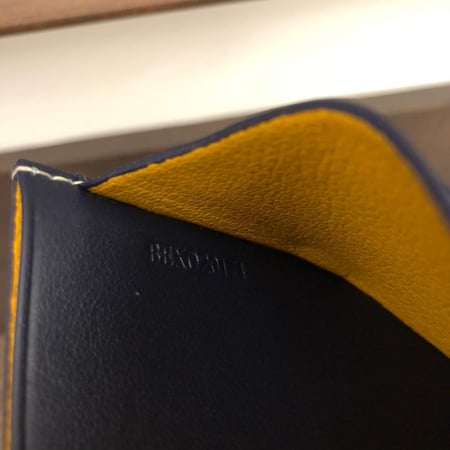 قويارد كحلي cardholder