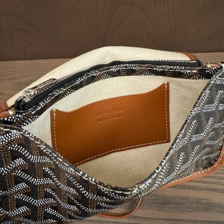 قويارد Plumet Pocket Wallet