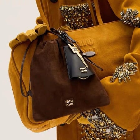 اكسسوار شنط miu miu