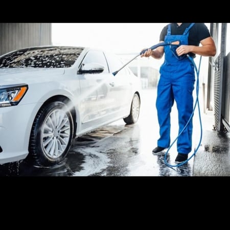 عرض غسيل السيارات المميز 5 غسلات مع2 غسلات مجانية متوفر  منها الغسيل العادي والغسيل البريميوم  جميع الاحجام