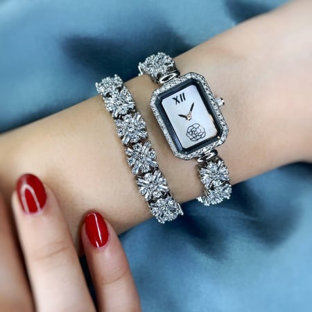 ساعة زركون لفتين باللون الفضي