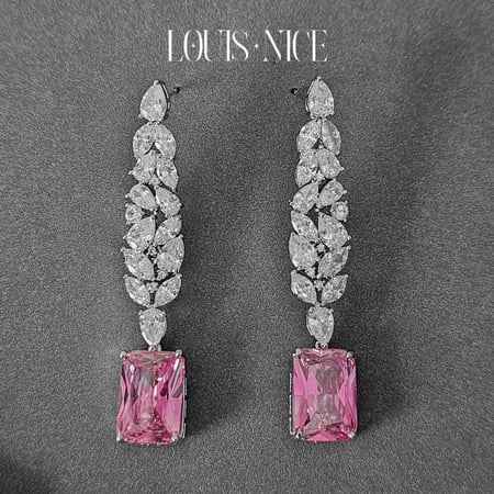 طقم زركون باللون الفضي والوردي بدقة الألماس