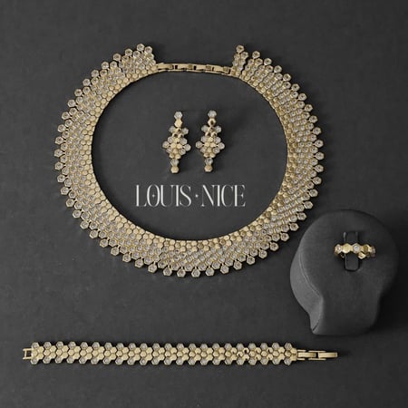 طقم زركون بدقة الألماس