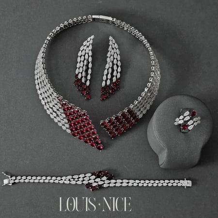 طقم زركون فضي متعدد الالوان بدقة الألماس