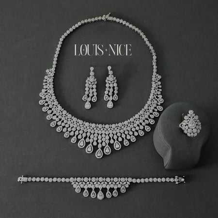 طقم زركون بدقة الألماس