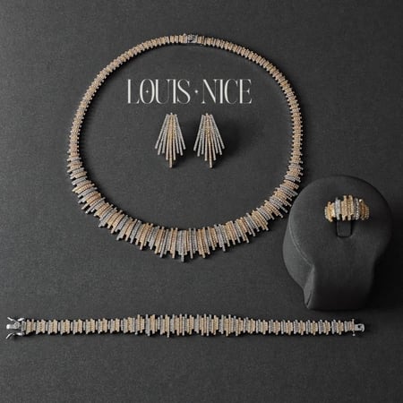 طقم زركون فضي بدقة الالماس