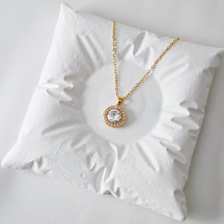 سلسال زركون ذهبي