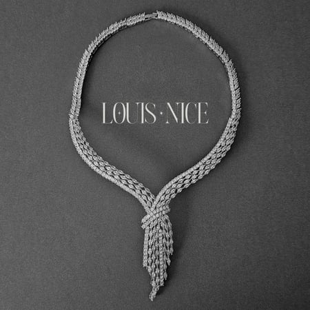 طقم زركون فضي بدقة الألماس