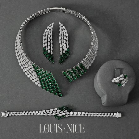 طقم زركون فضي متعدد الالوان بدقة الألماس