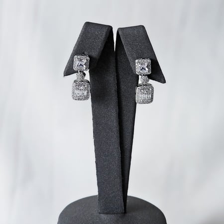 حلق زركون فضي