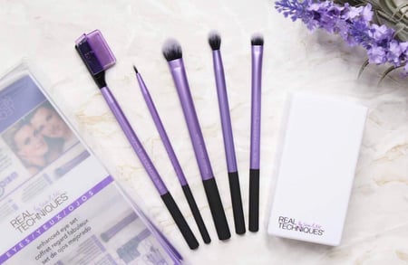 بوكس فرش مكياج من ماركة ريل تكنيك - مجموعة العيون